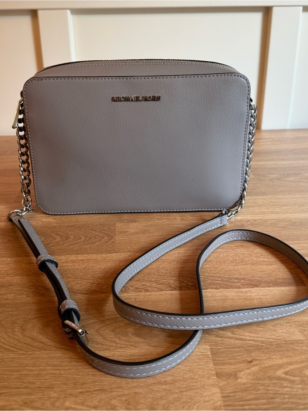 Michael Kors Jet Set Large Saffiano Leather Crossbody Bag Purse Pearl Grey Gray
